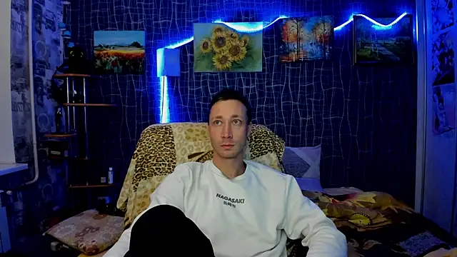 CuteBoy228 online show from 11/25/25, 08:53