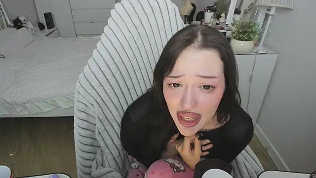 Snapshot of saadnesstyan chatting on 12/02/25, 12:32 saadnesstyan online show from 12/02/25, 12:32