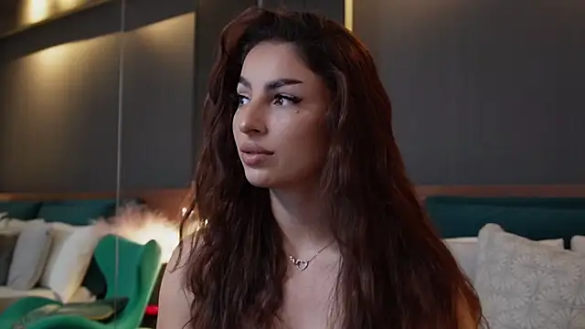 Snapshot of EmilyTrix chatting on 11/02/25, 02:19 EmilyTrix online show from 11/02/25, 02:19