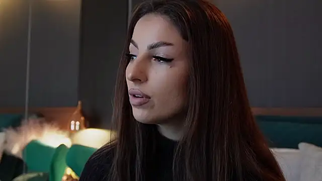 Snapshot of EmilyTrix chatting on 11/06/25, 05:25 EmilyTrix online show from 11/06/25, 05:25