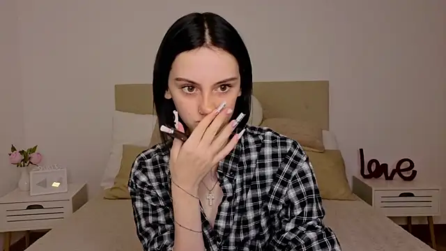 Snapshot of Little_moly999 chatting on 10/14/25, 07:58 Little moly999 online show from 10/14/25, 07:58