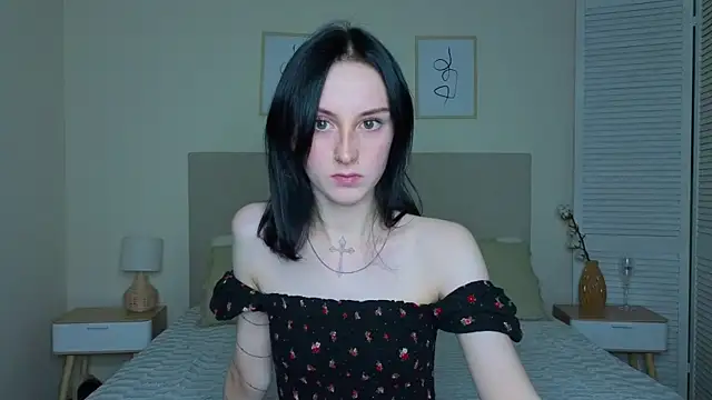 Snapshot of Little_moly999 chatting on 10/22/25, 12:38 Little moly999 online show from 10/22/25, 12:38