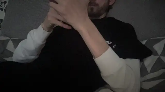 Big8inchUncutCock online show from 04/05/26, 10:45