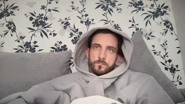 Big8inchUncutCock online show from 04/07/26, 10:05