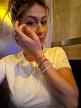 CelynaRoss online show from 01/18/26, 10:41