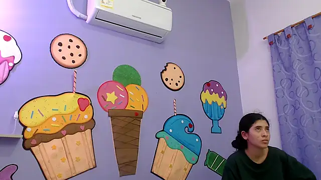 skinnykalitzo18 online show from 12/18/25, 01:39