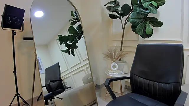 Karlla Brown online show from 09/13/25, 12:54