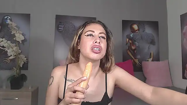 Snapshot of AntonellaBlanc chatting on 06/09/26, 04:46 AntonellaBlanc online show from 06/09/26, 04:46