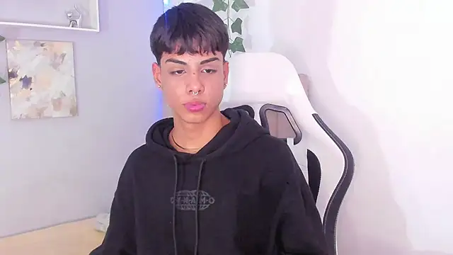 Thomas wil online show from 09/11/25, 04:34