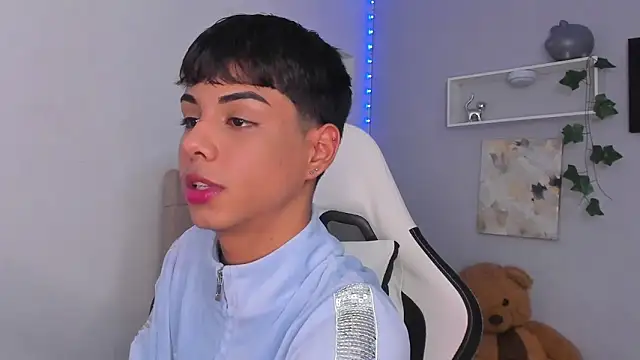 Thomas wil online show from 11/01/25, 01:18