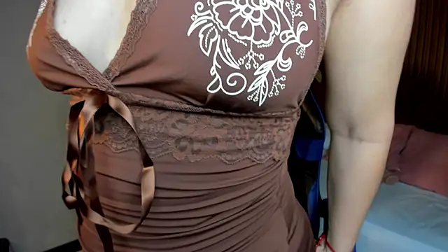 Snapshot of cristina_gallardo chatting on 02/27/26, 02:22 cristina gallardo online show from 02/27/26, 02:22