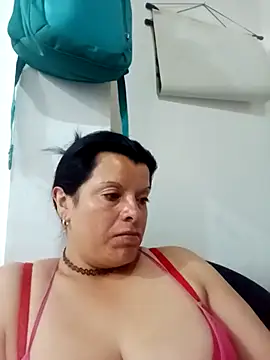 Hanna Kieran online show from 10/13/25, 12:27