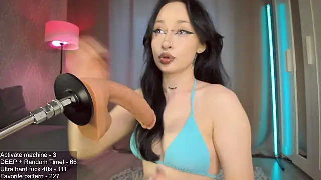 Juicy Vikki online show from 06/22/26, 12:24