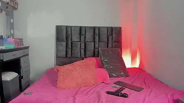 Esmeraldaa- online show from 02/07/26, 06:17