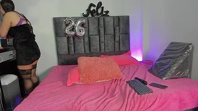 Esmeraldaa- online show from 03/11/26, 06:30