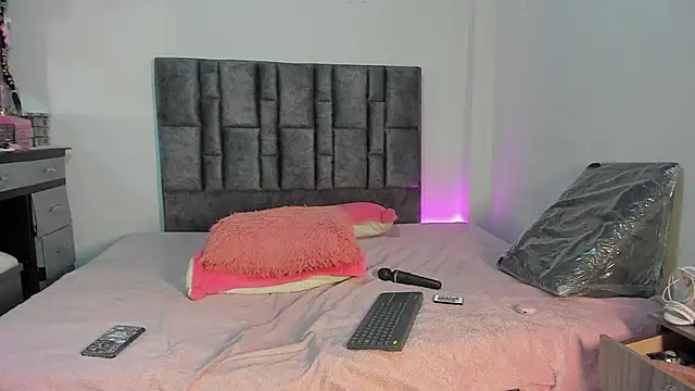 Esmeraldaa- online show from 04/09/26, 06:02