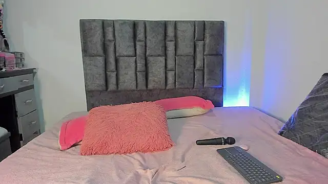 Esmeraldaa- online show from 04/11/26, 05:12