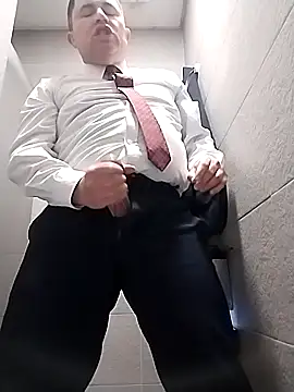 BigCristh79 online show from 10/18/25, 08:04