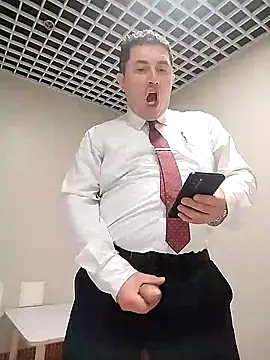 BigCristh79 online show from 11/21/25, 02:21