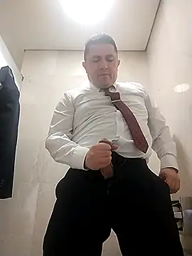 BigCristh79 online show from 11/29/25, 04:10