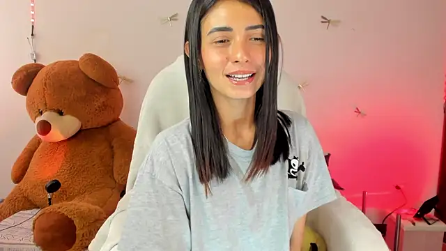 princessluna 19 online show from 11/17/25, 10:04