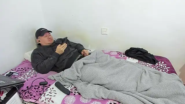 Snapshot of fuckynations chatting on 03/02/25, 01:27 fuckynations online show from 03/02/25, 01:27