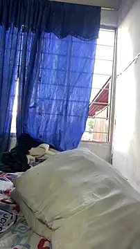 Snapshot of RobinLenoxx chatting on 11/08/25, 09:24 RobinLenoxx online show from 11/08/25, 09:24