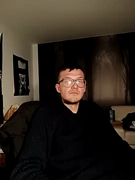 Snapshot of liema3156 chatting on 10/19/25, 07:03 liema3156 online show from 10/19/25, 07:03