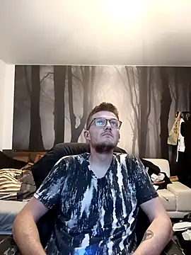 Snapshot of liema3156 chatting on 10/21/25, 06:30 liema3156 online show from 10/21/25, 06:30