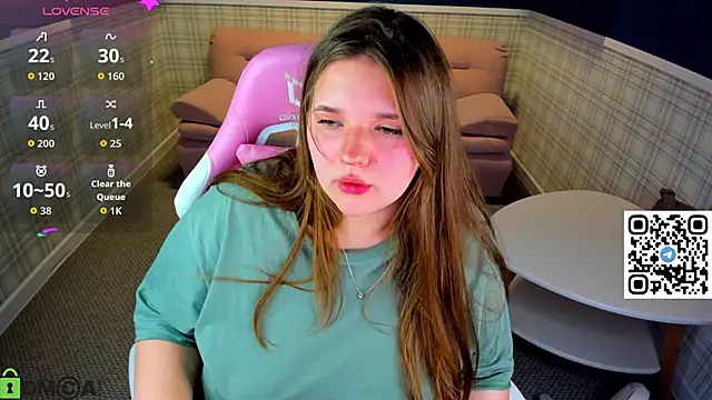 Chloee White online show from 10/04/25, 12:41