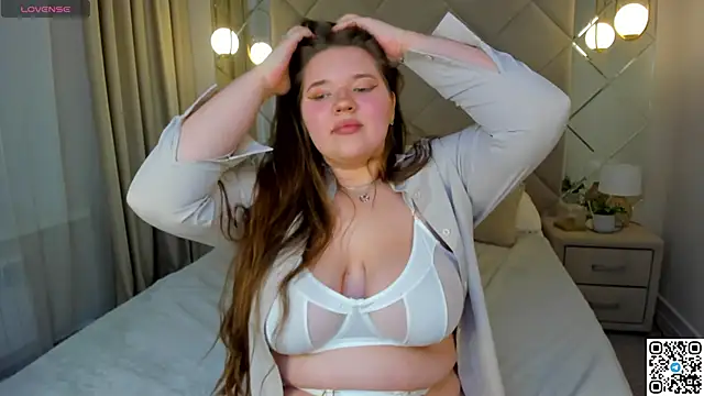 Chloee White online show from 11/08/25, 08:25