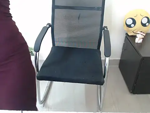 anika bold online show from 09/10/25, 02:44