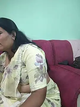 Snapshot of tamilaruvi chatting on 07/07/26, 04:11 tamilaruvi online show from 07/07/26, 04:11