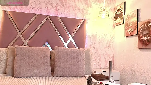 Aliice1  online show from 09/12/25, 07:47