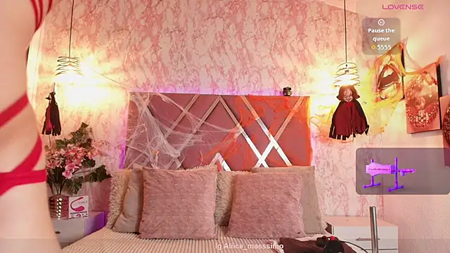 Aliice1  online show from 10/30/25, 07:47