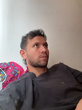 Snapshot of Michaell_Spinelly chatting on 09/10/25, 04:51 Michaell Spinelly online show from 09/10/25, 04:51