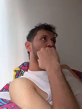 Snapshot of Michaell_Spinelly chatting on 09/15/25, 05:57 Michaell Spinelly online show from 09/15/25, 05:57