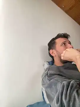 Snapshot of Michaell_Spinelly chatting on 09/16/25, 07:04 Michaell Spinelly online show from 09/16/25, 07:04