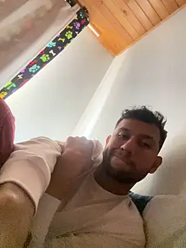 Snapshot of Michaell_Spinelly chatting on 09/17/25, 05:03 Michaell Spinelly online show from 09/17/25, 05:03