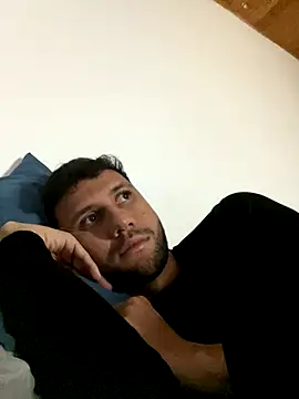 Snapshot of Michaell_Spinelly chatting on 09/18/25, 08:22 Michaell Spinelly online show from 09/18/25, 08:22