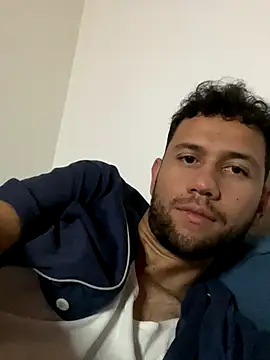 Snapshot of Michaell_Spinelly chatting on 09/22/25, 03:19 Michaell Spinelly online show from 09/22/25, 03:19