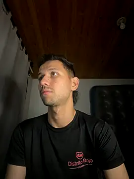 Snapshot of Michaell_Spinelly chatting on 10/18/25, 11:16 Michaell Spinelly online show from 10/18/25, 11:16