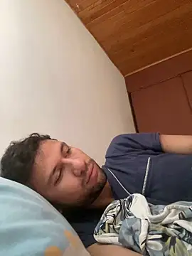 Snapshot of Michaell_Spinelly chatting on 11/01/25, 01:13 Michaell Spinelly online show from 11/01/25, 01:13