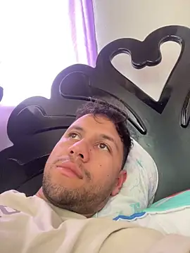 Snapshot of Michaell_Spinelly chatting on 11/15/25, 08:16 Michaell Spinelly online show from 11/15/25, 08:16