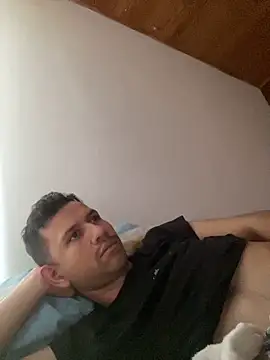 Snapshot of Michaell_Spinelly chatting on 11/22/25, 02:49 Michaell Spinelly online show from 11/22/25, 02:49