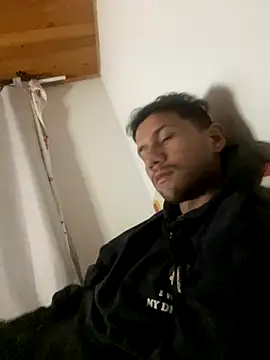 Snapshot of Michaell_Spinelly chatting on 11/29/25, 01:08 Michaell Spinelly online show from 11/29/25, 01:08