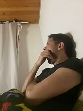 Snapshot of Michaell_Spinelly chatting on 11/30/25, 12:47 Michaell Spinelly online show from 11/30/25, 12:47