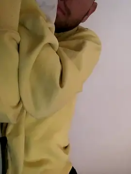 Snapshot of Michaell_Spinelly chatting on 01/05/26, 05:27 Michaell Spinelly online show from 01/05/26, 05:27