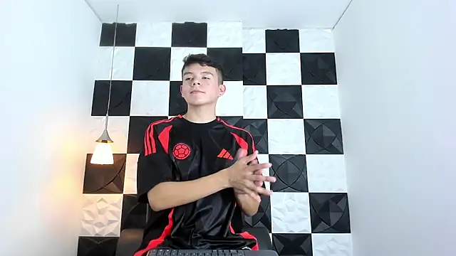 AndyFame1 online show from 11/17/25, 06:57