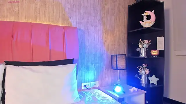 Kendra kobein online show from 04/17/26, 08:34